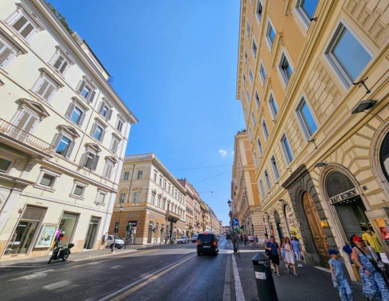 appartamento in vendita a Roma in zona Rione Monti/Campitelli