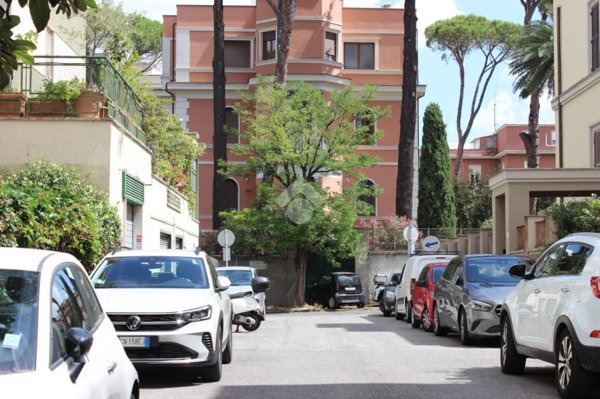 appartamento in vendita a Roma in zona Gianicolense