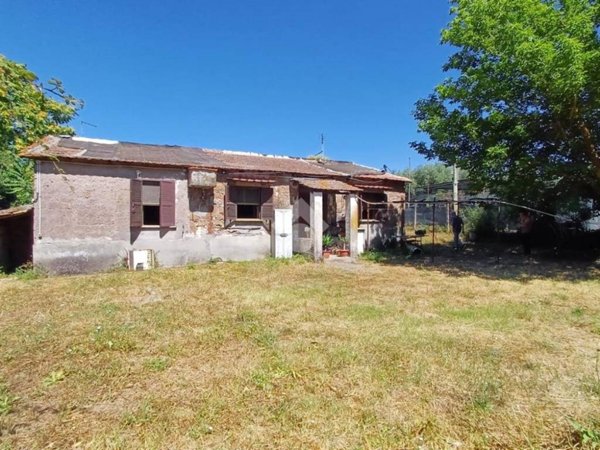 casa indipendente in vendita a Roma in zona Collatino