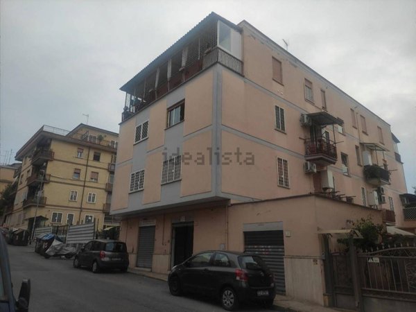 locale commerciale in vendita a Roma