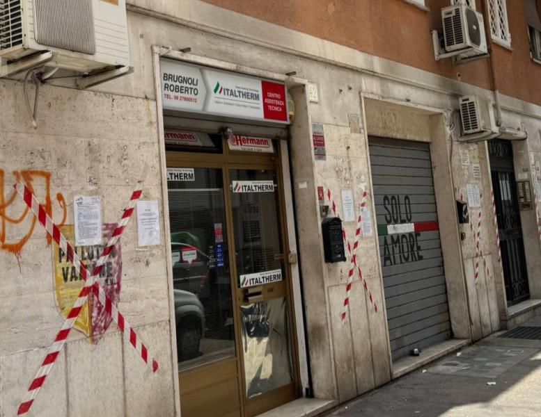 negozio in vendita a Roma in zona Collatino