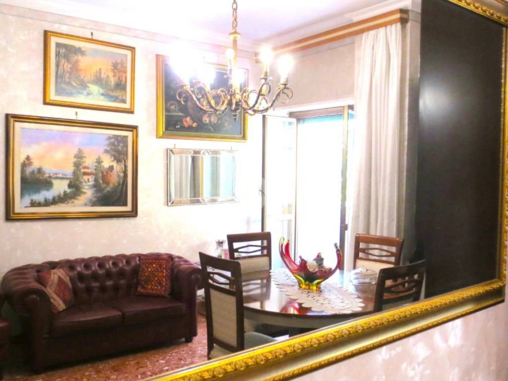 appartamento in vendita a Roma in zona Appio Latino