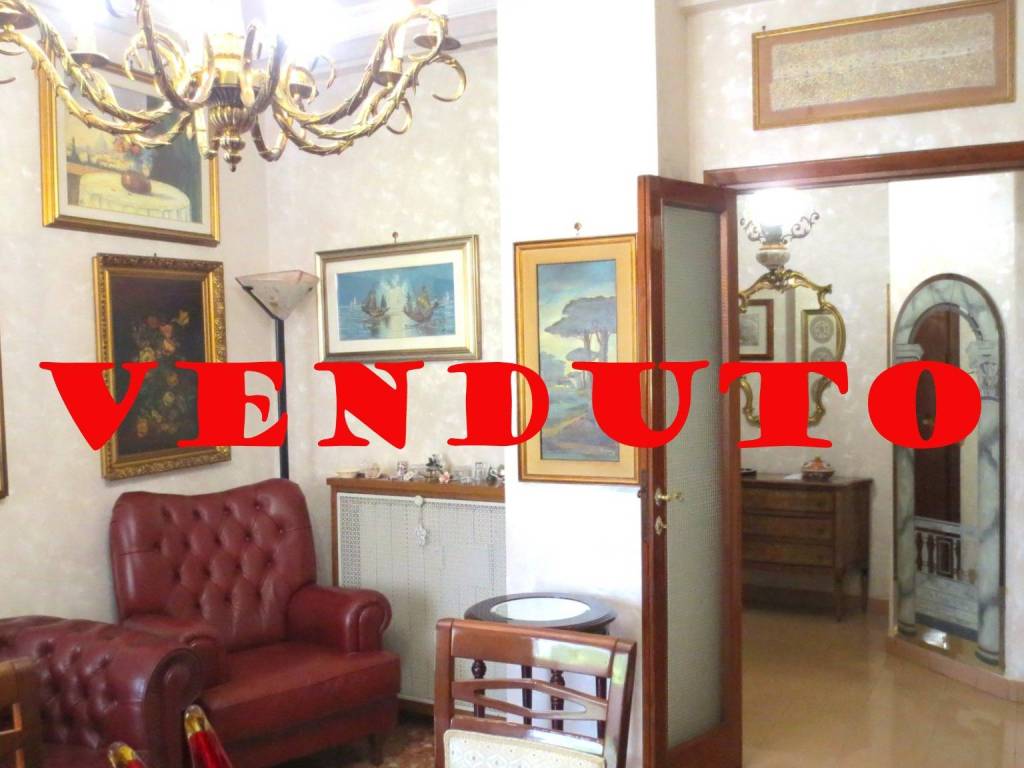 appartamento in vendita a Roma in zona Appio Latino