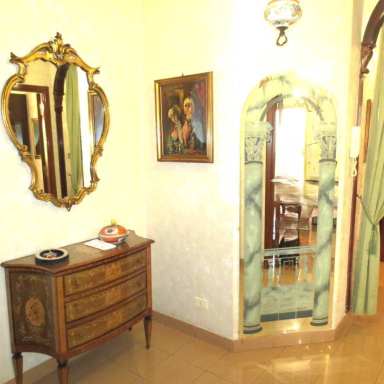 appartamento in vendita a Roma in zona Appio Latino