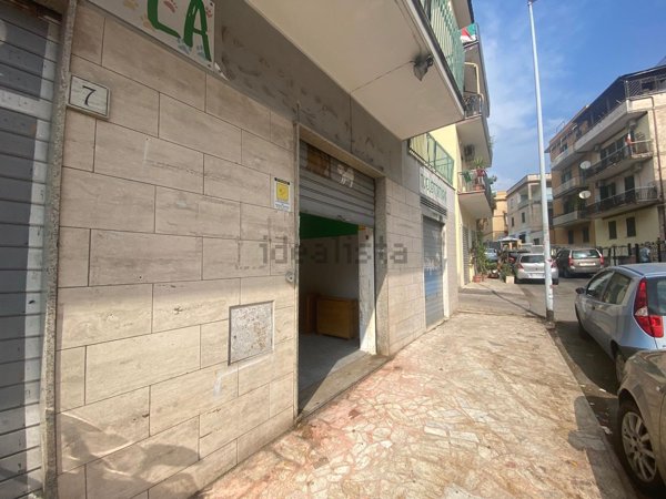 locale commerciale in vendita a Roma