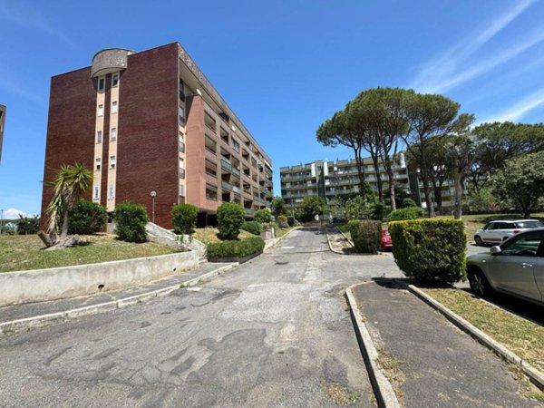 appartamento in vendita a Roma in zona Dragoncello