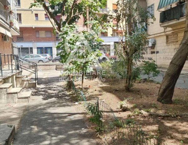 appartamento in vendita a Roma in zona Tuscolano