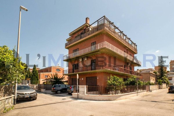 appartamento in vendita a Roma in zona Massimina/Casal Lumbroso