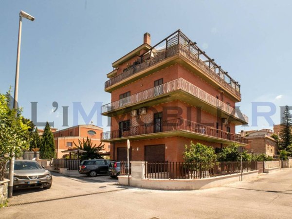 appartamento in vendita a Roma in zona Massimina/Casal Lumbroso