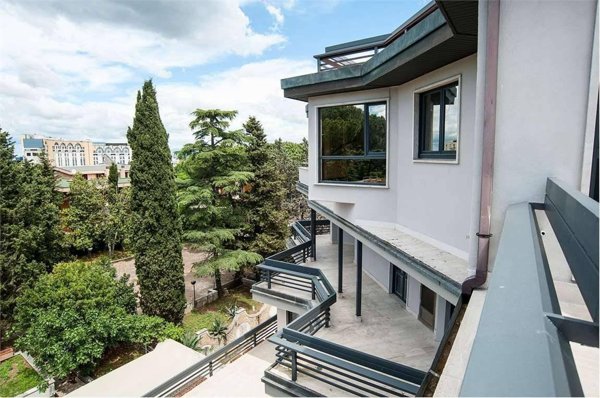 appartamento in vendita a Roma in zona Mostacciano