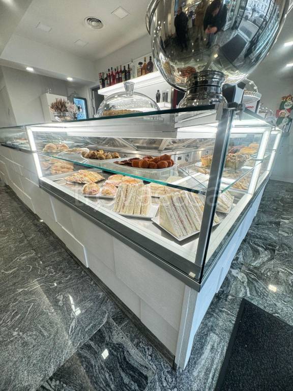 negozio in vendita a Roma in zona Trieste