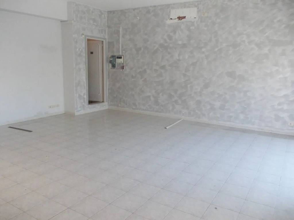 negozio in vendita a Roma in zona Portuense