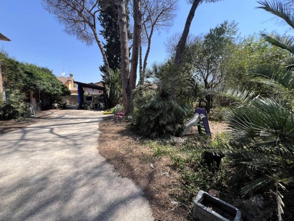 terreno agricolo in vendita a Roma in zona Infernetto