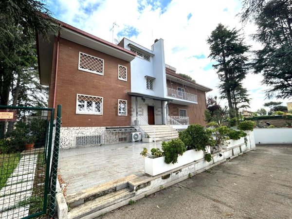 appartamento in vendita a Roma in zona Mostacciano
