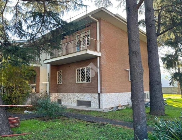 appartamento in vendita a Roma in zona Mostacciano