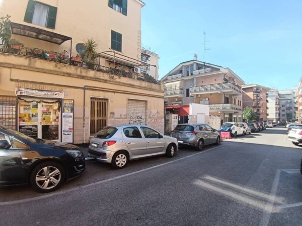 negozio in vendita a Roma in zona Prenestino-Centocelle