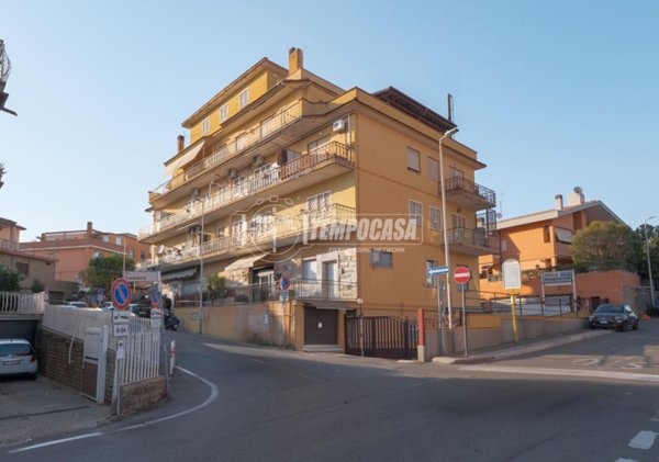 appartamento in vendita a Roma in zona Palmarola