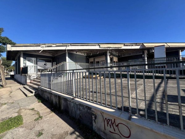 negozio in vendita a Roma in zona Acilia