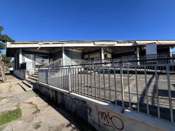 negozio in vendita a Roma in zona Casal Palocco