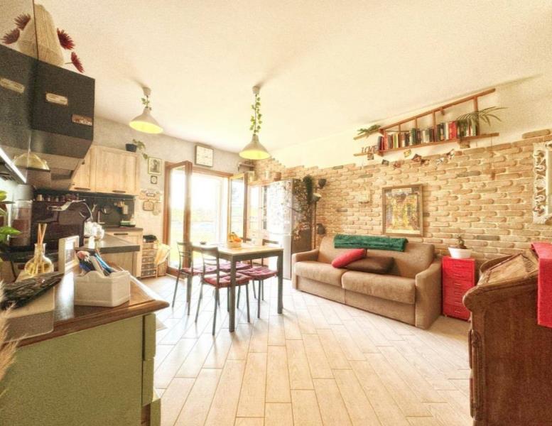 appartamento in vendita a Roma in zona Osteria del Curato