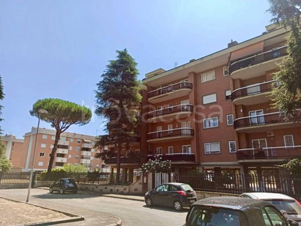 appartamento in vendita a Roma in zona Casal Morena