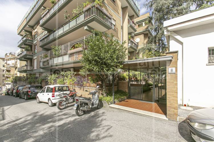appartamento in vendita a Roma in zona Gianicolense