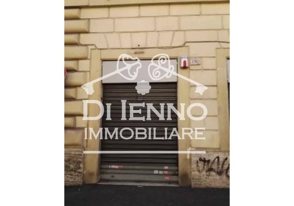 negozio in vendita a Roma in zona Rione Regola