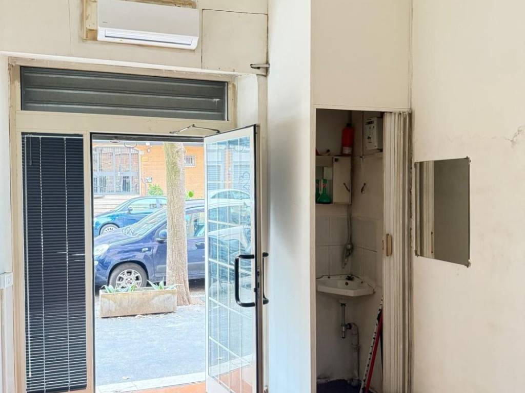 negozio in vendita a Roma in zona Tiburtino