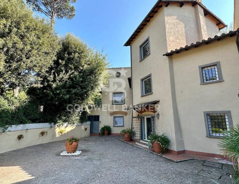 negozio in vendita a Roma in zona Olgiata