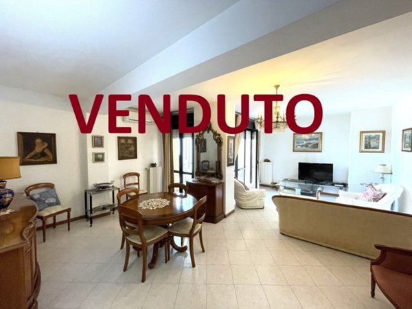 appartamento in vendita a Roma in zona Ardeatino