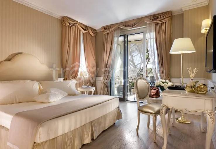 negozio in vendita a Roma in zona Campo Marzio