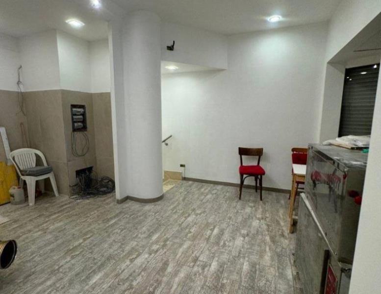 locale commerciale in vendita a Roma in zona Trastevere