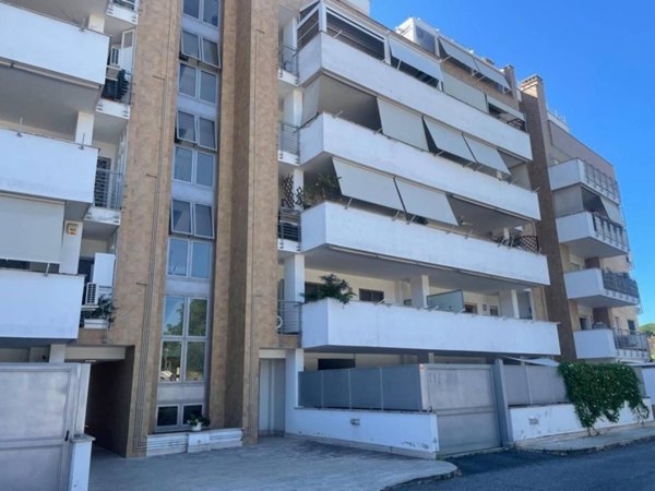 appartamento in vendita a Roma in zona Della Vittoria