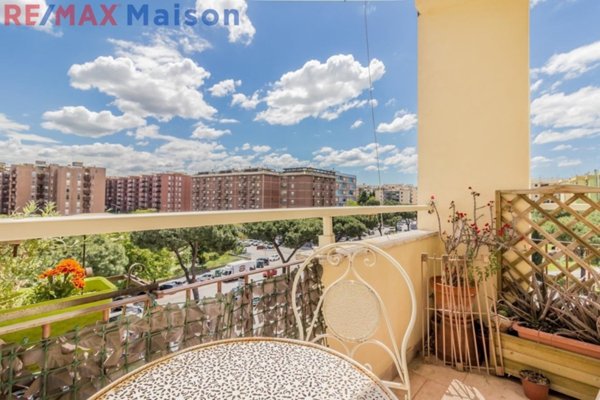 appartamento in vendita a Roma in zona EUR