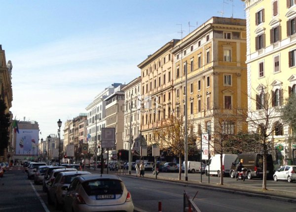negozio in vendita a Roma in zona Ludovisi/Sallustiano