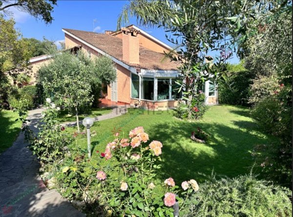 casa indipendente in vendita a Roma in zona Olgiata