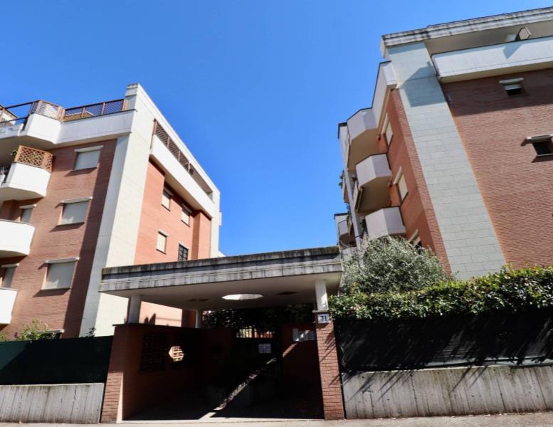 appartamento in vendita a Roma in zona Massimina/Casal Lumbroso
