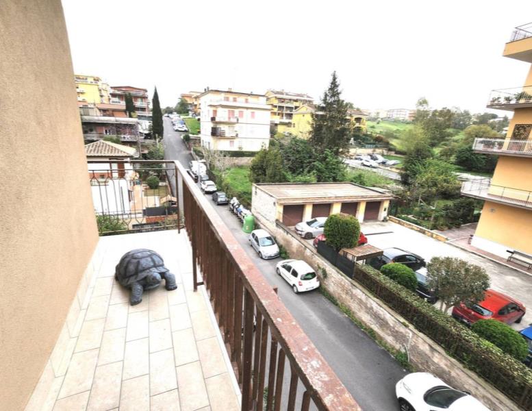 appartamento in vendita a Roma in zona Torrione Cerquetta