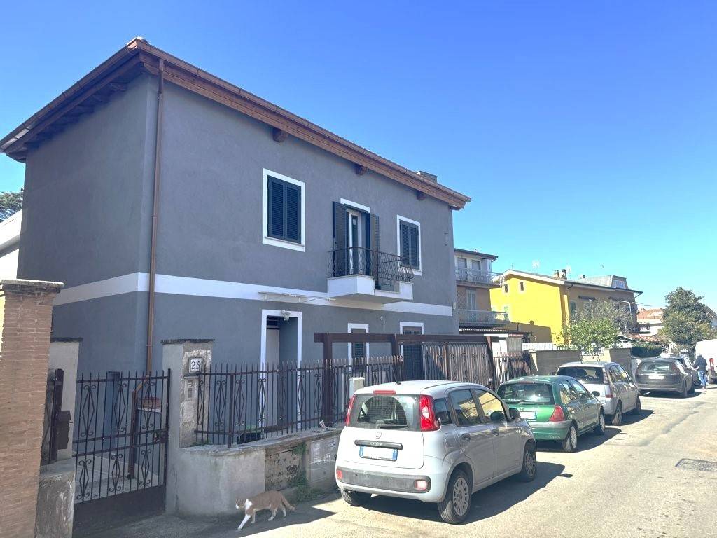 appartamento in vendita a Roma in zona Casal Morena