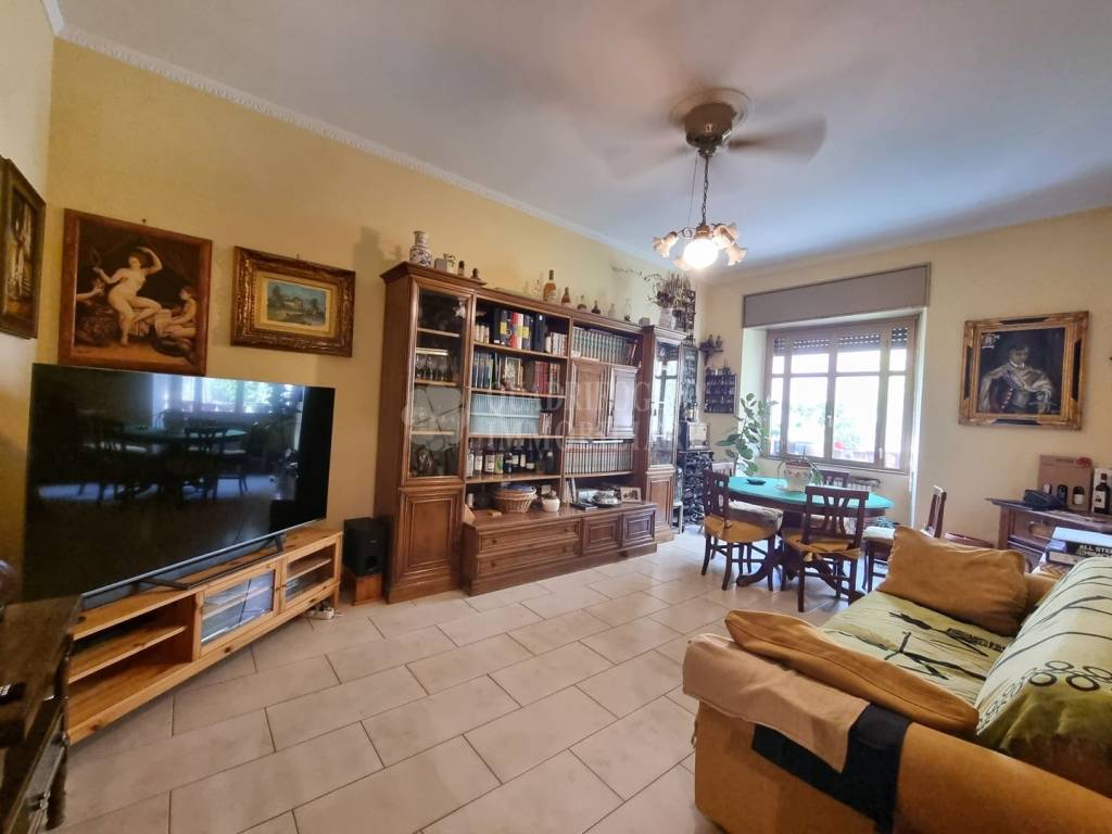 appartamento in vendita a Roma in zona Appio Latino