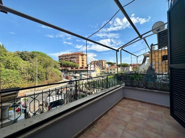 appartamento in vendita a Roma in zona Tomba di Nerone