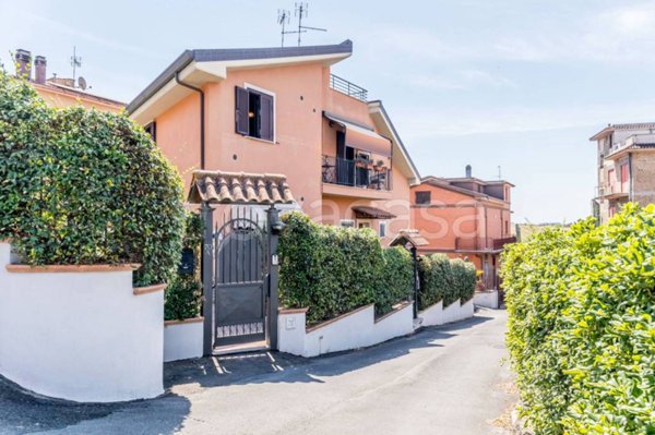 casa indipendente in vendita a Roma in zona Sette Bagni