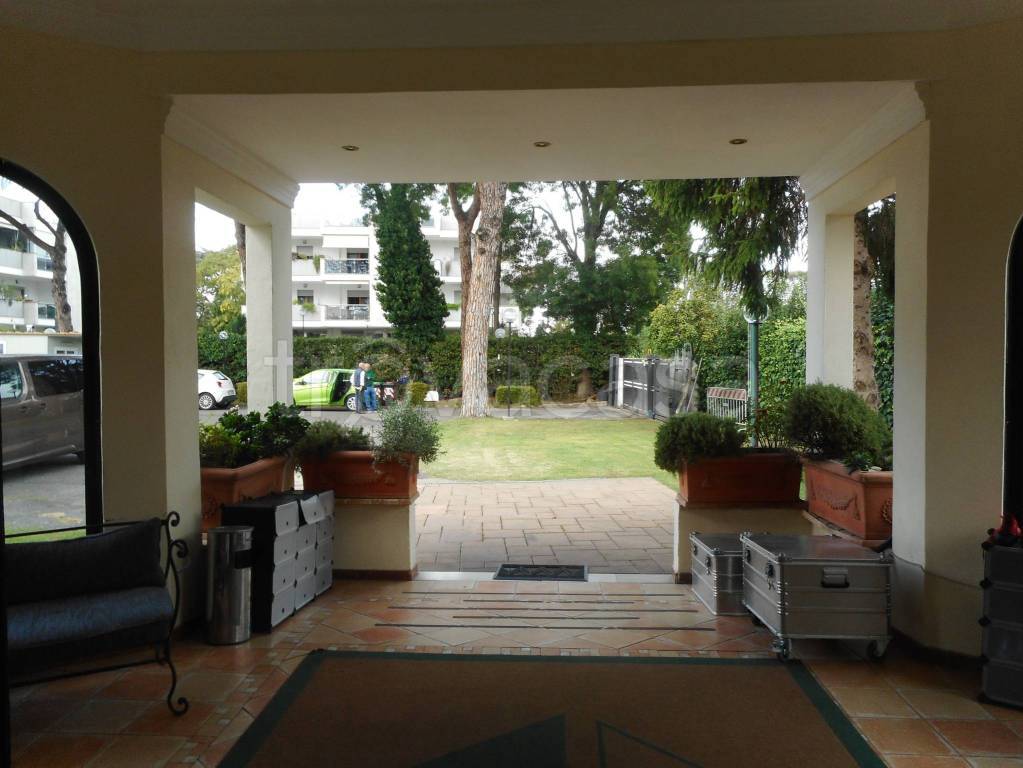 negozio in vendita a Roma in zona EUR