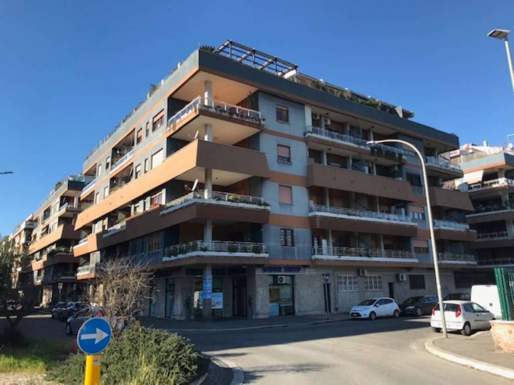 appartamento in vendita a Roma in zona Ostia