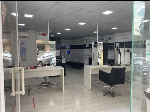 locale commerciale in vendita a Roma in zona Ottavia