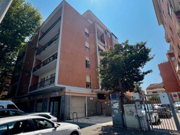 appartamento in vendita a Roma in zona Ostia