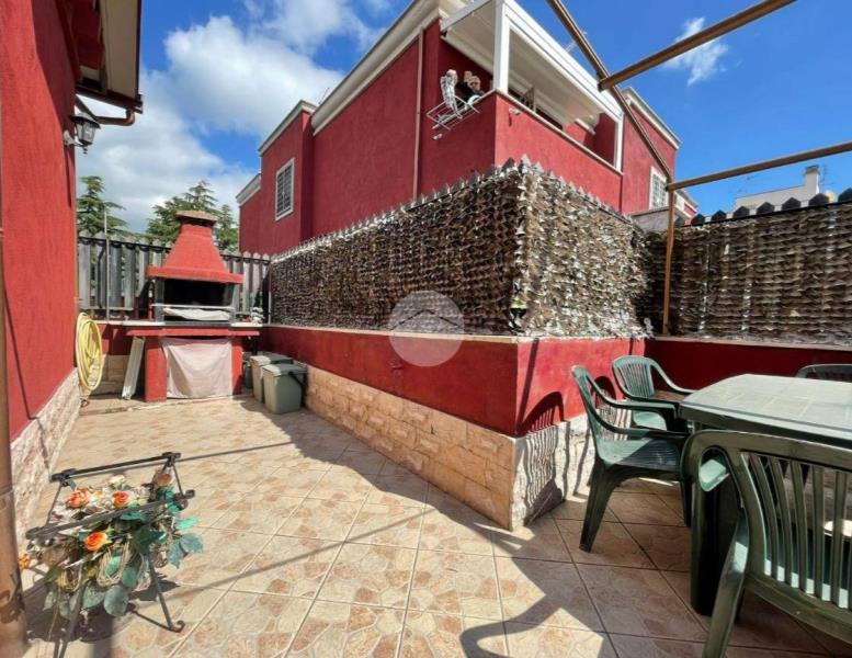 casa indipendente in vendita a Roma in zona Lunghezza