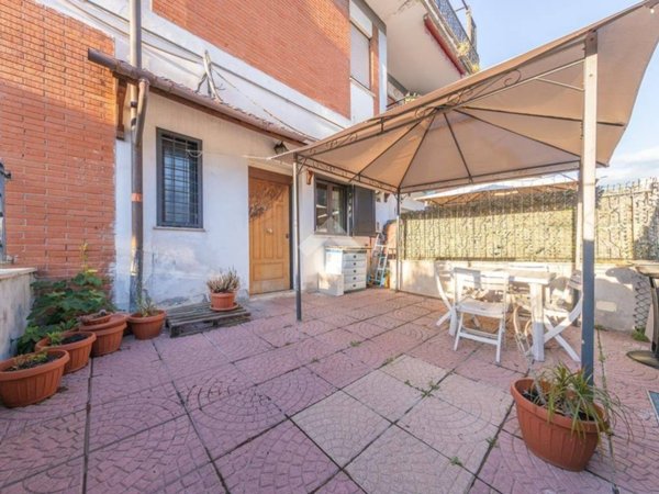 appartamento in vendita a Roma in zona Finocchio