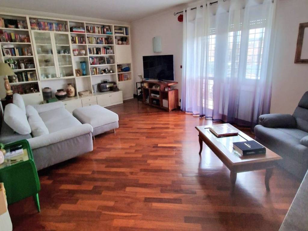 appartamento in vendita a Roma in zona Acilia