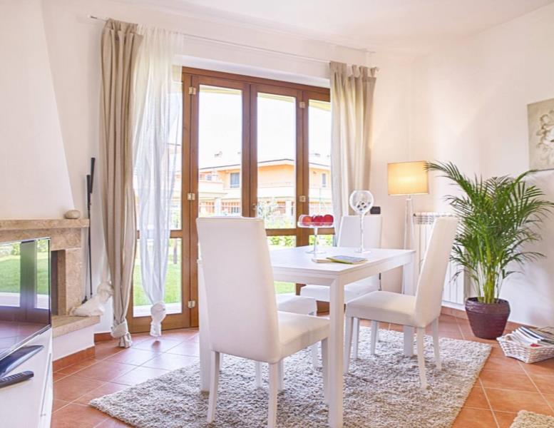 casa indipendente in vendita a Roma in zona Tomba di Nerone